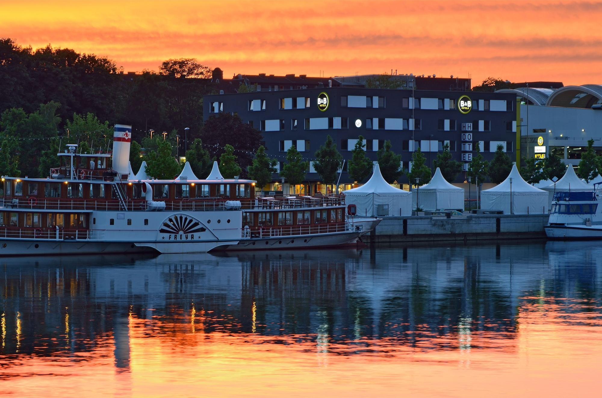 B&B Hotel Kiel-City Екстериор снимка