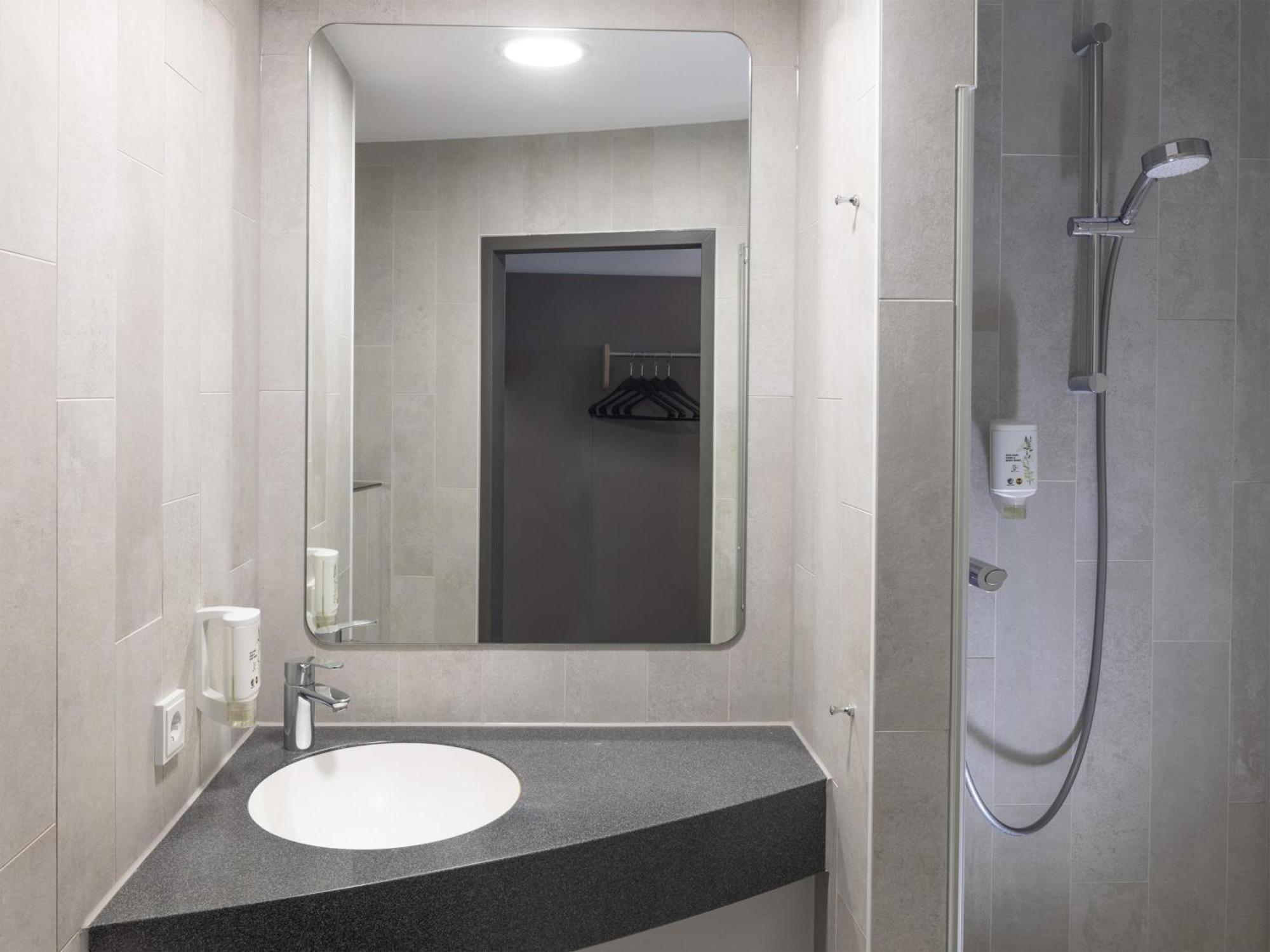 B&B Hotel Kiel-City Екстериор снимка