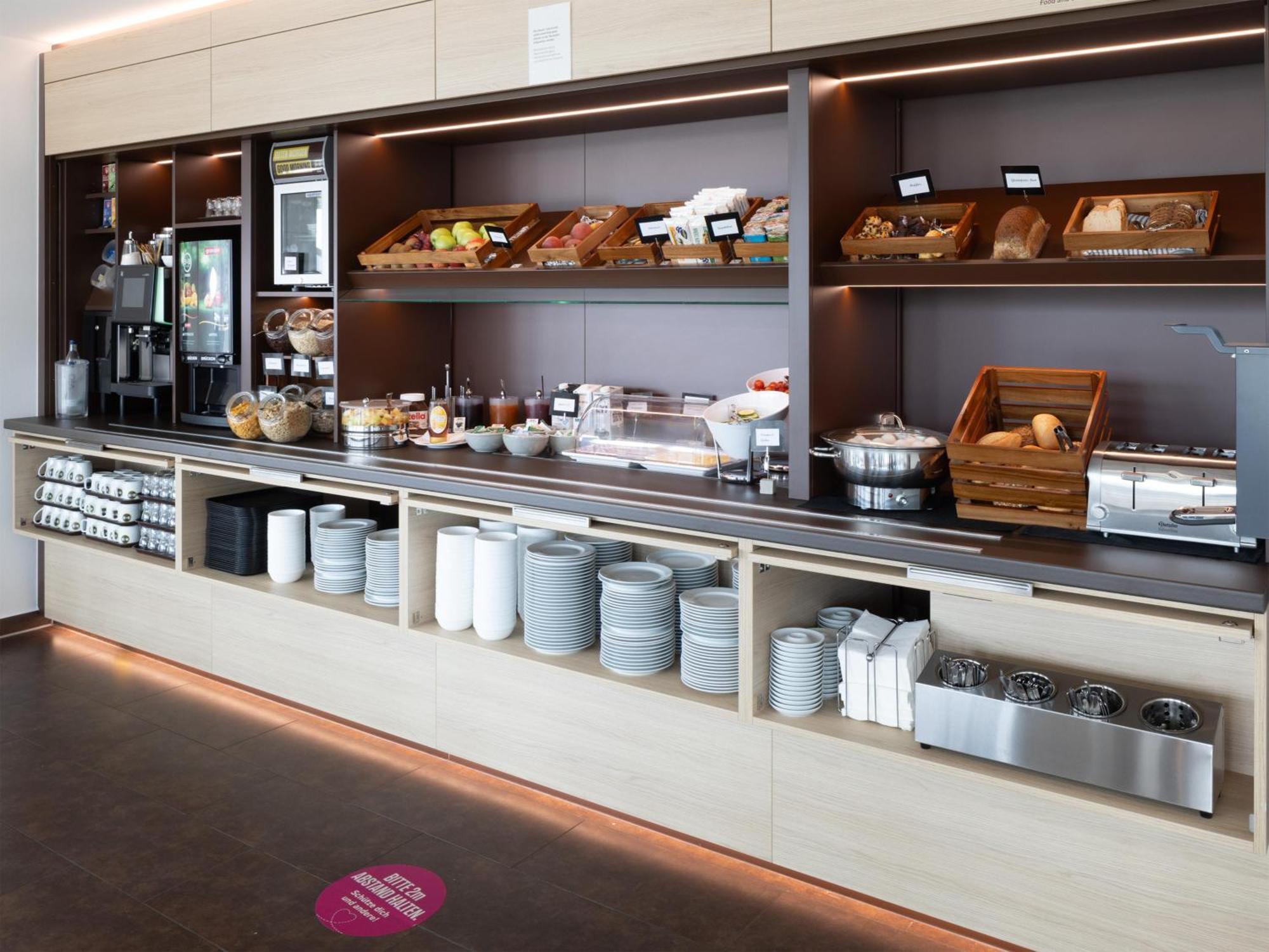 B&B Hotel Kiel-City Екстериор снимка