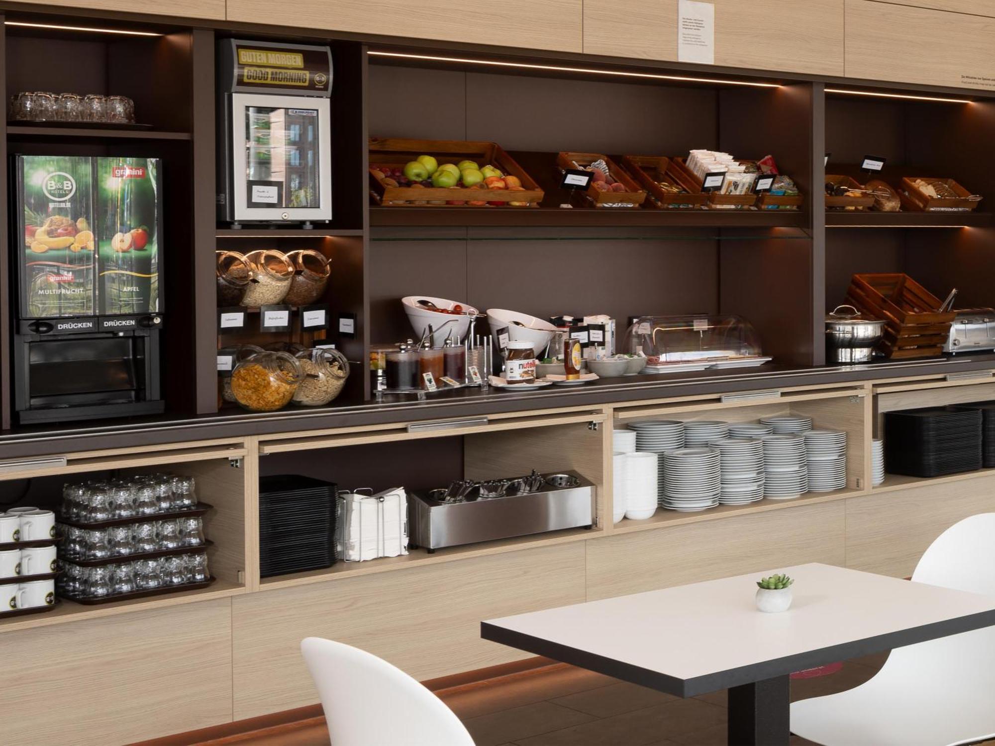 B&B Hotel Kiel-City Екстериор снимка